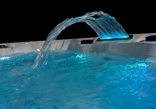 monarch hot tub 11 640x448